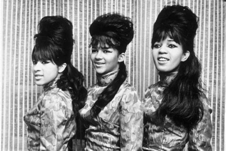 Photos Of The Ronettes Singer – Hollywood Life